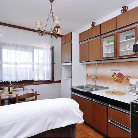 2 Bedroom Lovely Apartment In 斯塔利格拉德-帕克利尼卡 外观 照片